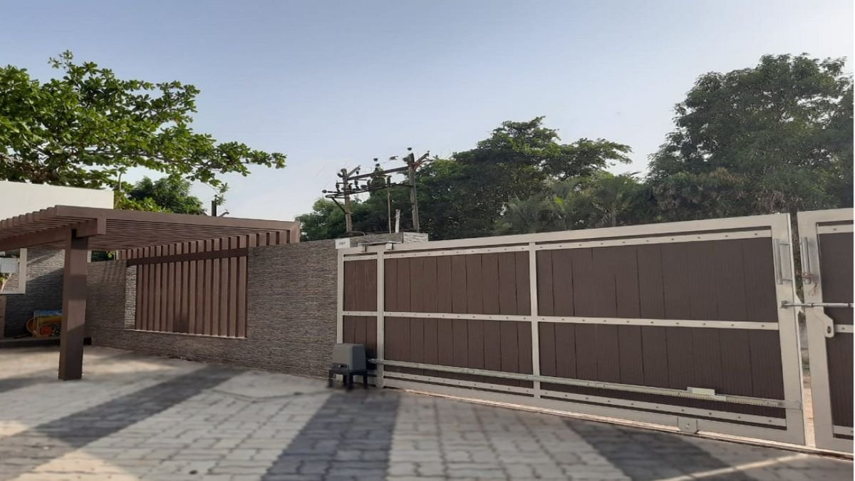 Cost-Effectiveness: WPC Planks Gates vs. Traditional Materials Gates