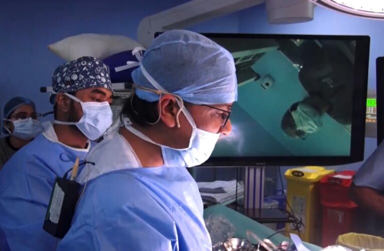 The Top Urologist in Kolkata, Dr. Tarun Jindal Performs Live VEIL Surgery at UroOncoCon 2026